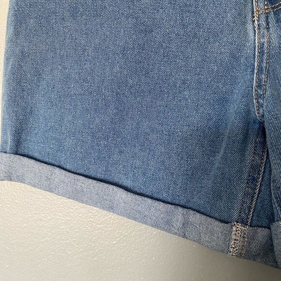 NWOT Vero Moda Denim button fly Jean Shorts M - Picture 2 of 8